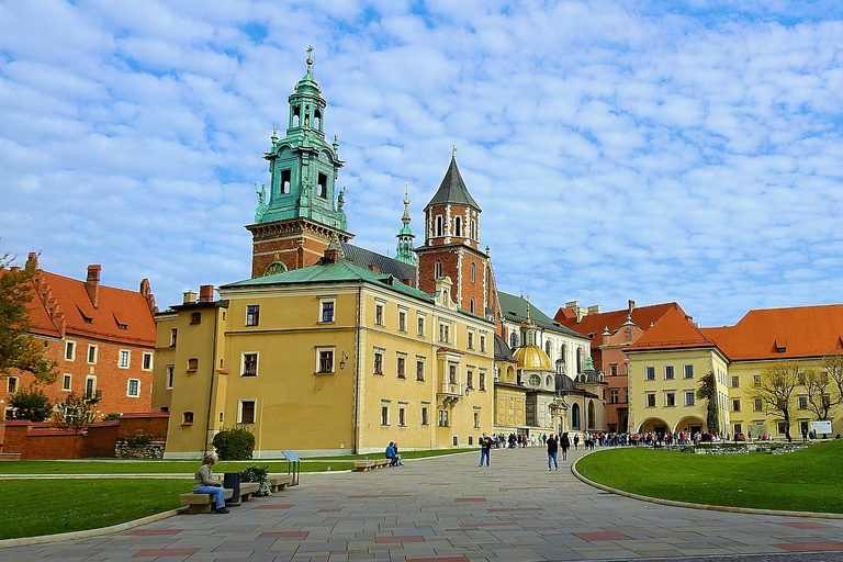 Krakow: Skip-the-Line Wawel Castle &amp; Old Town Guided Tour5-Hours Guided Tour