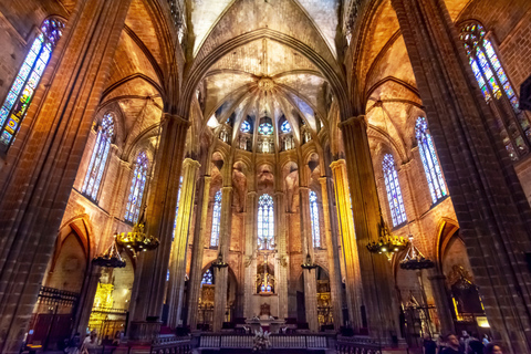 Skip-the-line Barcelona Cathedral with Private Guide 4-hour: Barcelona Cathedral & Santa Maria del Mar Basilica