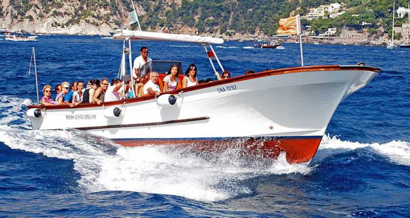 Capri: tour en barco con parada en la Gruta Azul