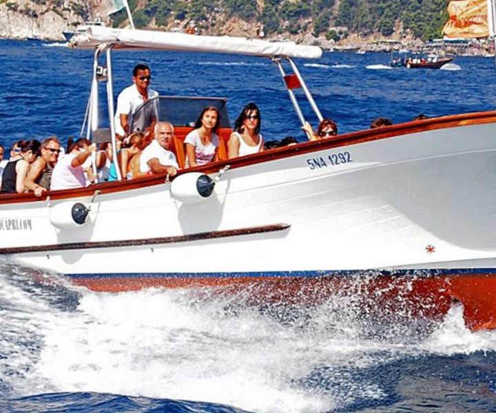 Capri: tour in barca con fermata alla Grotta Azzurra