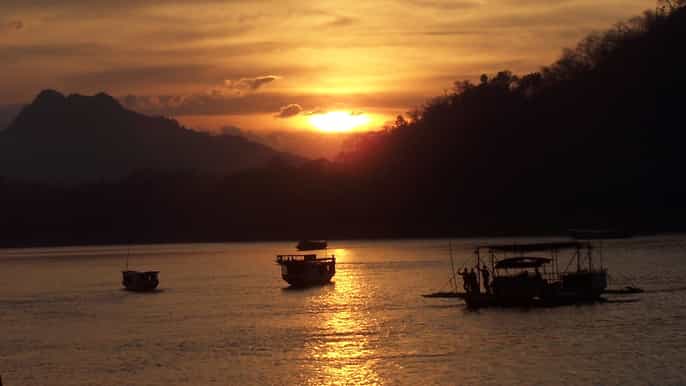 luang prabang 1hour mekong sunset cruise with local picnic