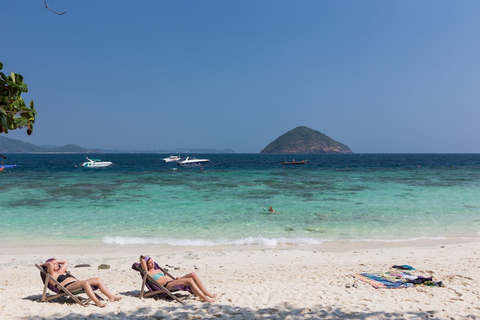 Phuket: Excursión a Racha y la Isla del Coral en yate de lujo