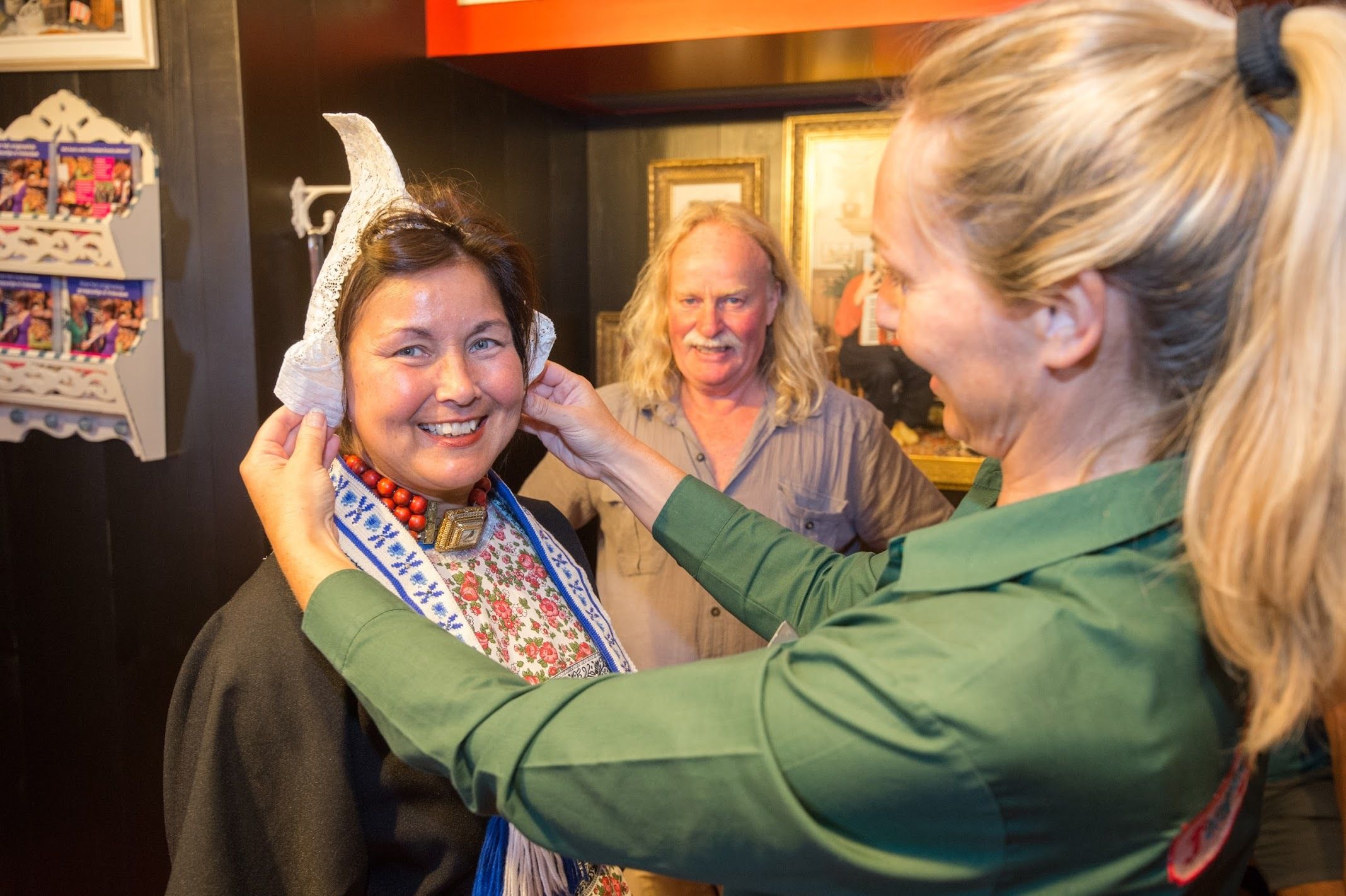 Volendam: Foto in traditioneller holländischer Tracht