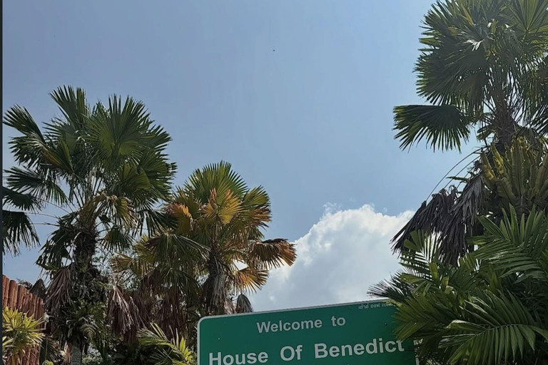 Pattaya: House of Benedict Entry Ticket Entry Ticket for Foreigners with Work permit / Pink ID