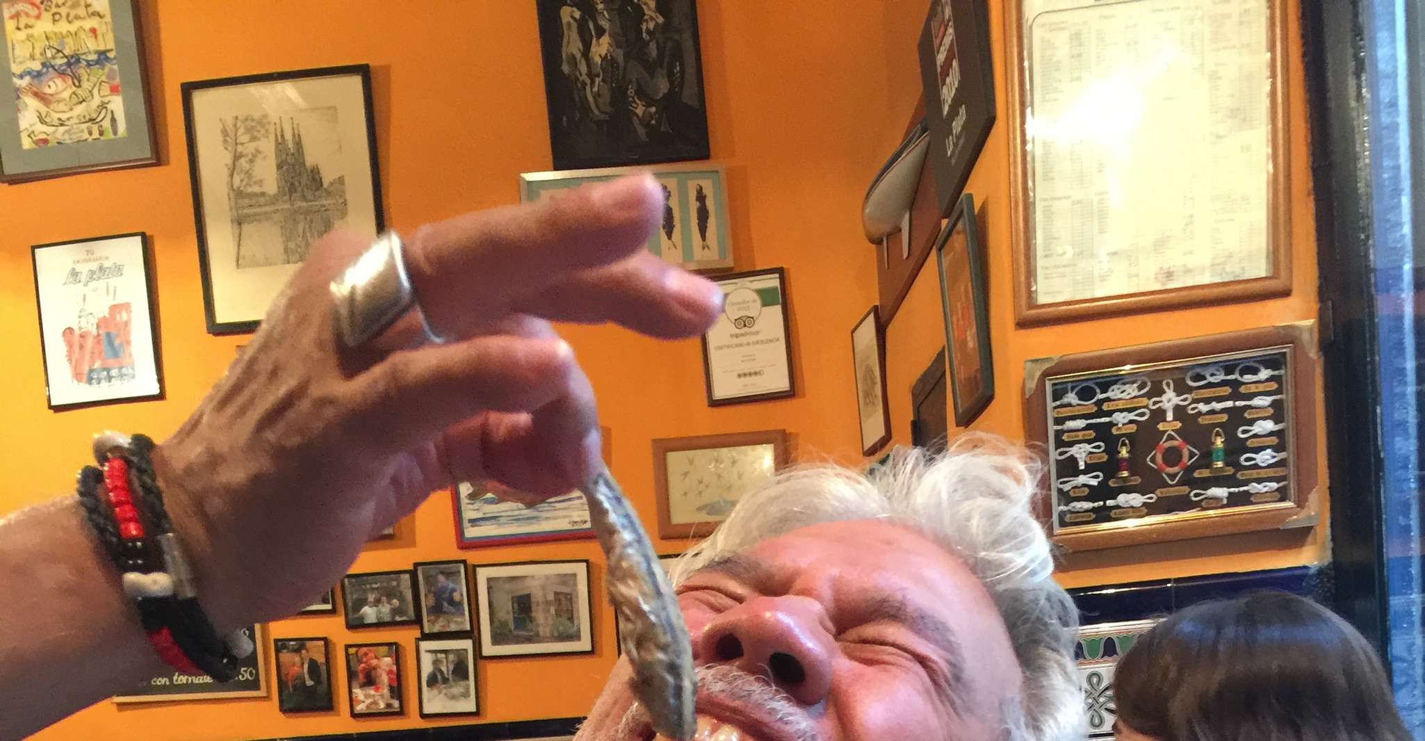 Barcelona, 3,5-Stunden-Sips, Sites & Bites Food & History Tour - Hizvo