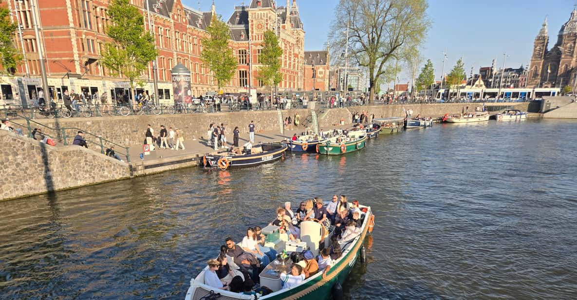 Afbeelding 7 van Amsterdam: de nieuwste grachtenrondvaart met drankje