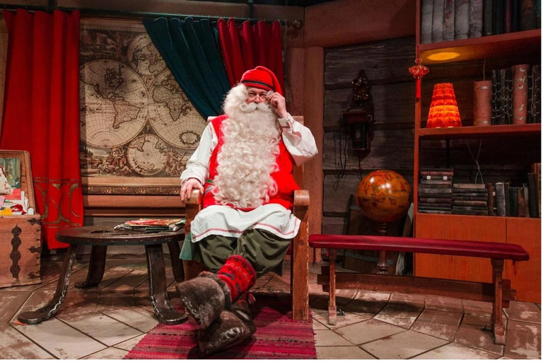 Rovaniemi: Tour to Santa Claus Village with Hotel pick up