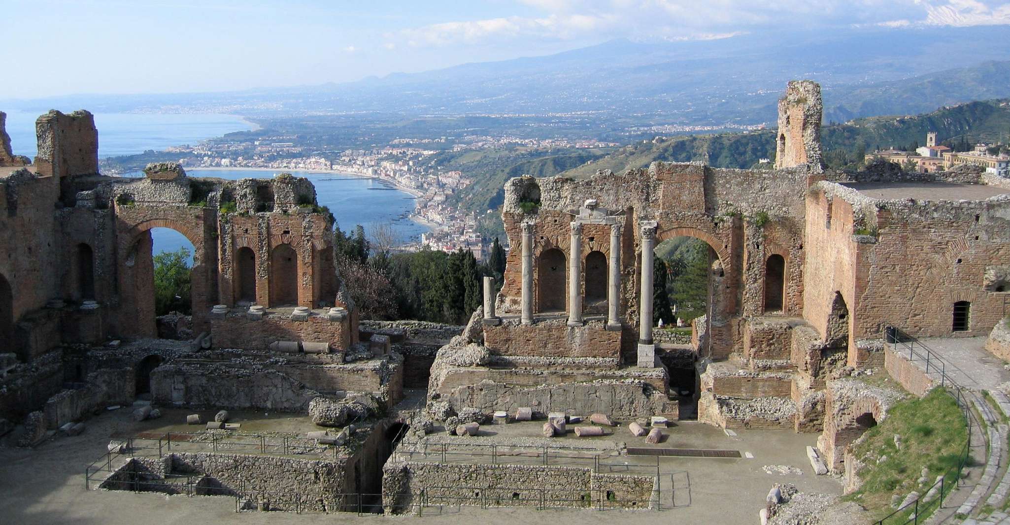 Von Catania, Taormina, Savoca und Castelmola Tour mit Brunch - Hizvo