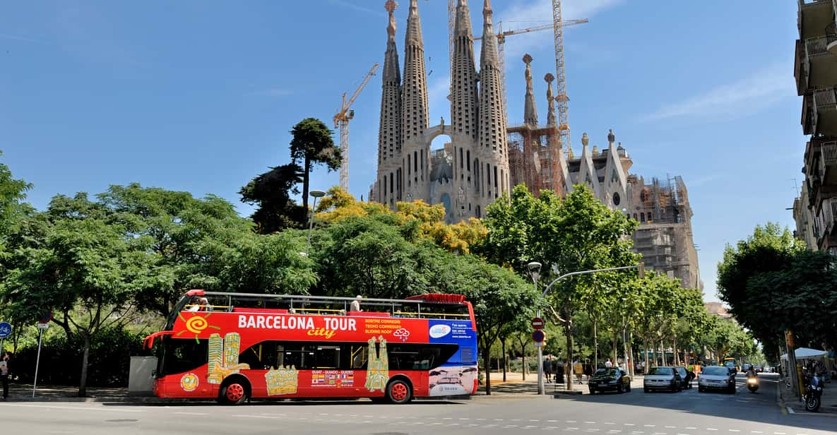 Barcelona: Hop On, Hop Off & FC Barcelona Camp Nou-tour | GetYourGuide