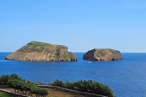 Tour de medio día por la isla Terceira: Bahías Encantadas con degustaciónHorario de invierno