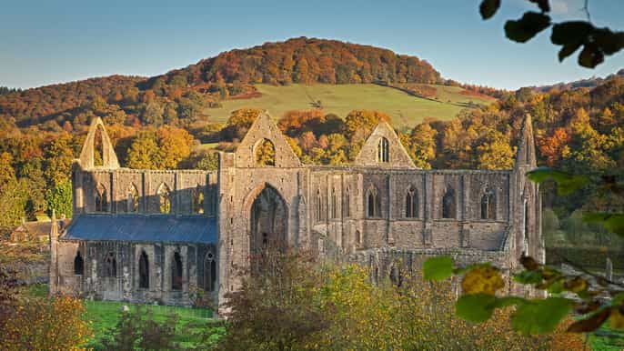 wye valley abbey castle fullday tour from cardiff