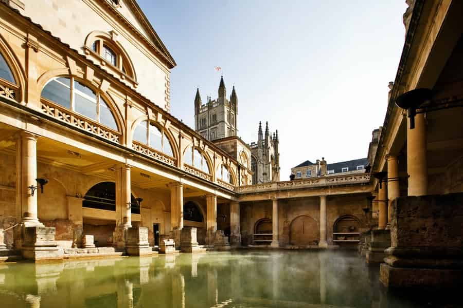 Von London aus: Tagestour nach Bath, Avebury und Lacock Village. Foto: GetYourGuide Von London aus: Tagestour nach Bath, Avebury und Lacock Village. Foto: GetYourGuide