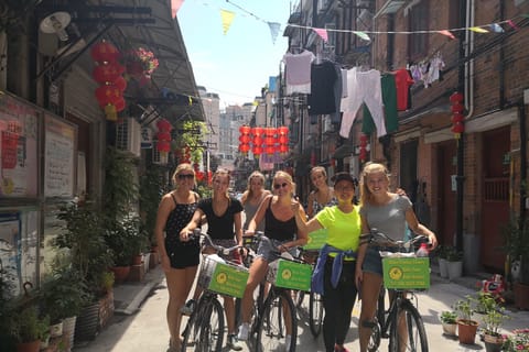 Shanghai Half-Day Must-See & Food Tasting Bike Tour