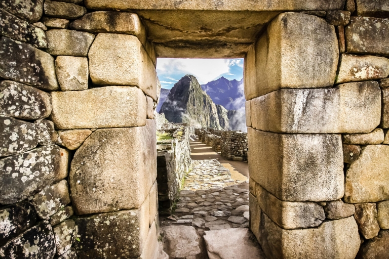Machu Picchu: standaard toegangsticketLast Minute Ticket Circuit 3 (laag deel) + Gids