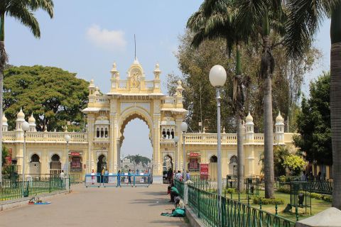 Mysore: Day Excursion with Lunch from Bangalore