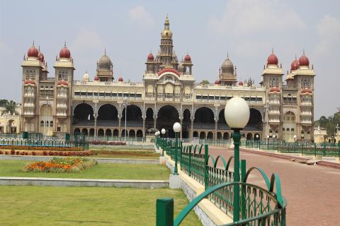 Mysore: Private Excursion with Lunch from Bangalore