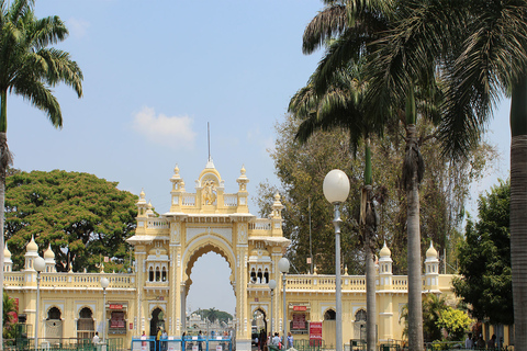 Mysore: visite de 2 jours du palais et des jardins au départ de Bangalore