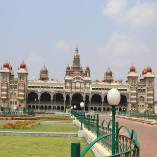 Mysore: 2-Day Palace and Gardens Tour from Bangalore