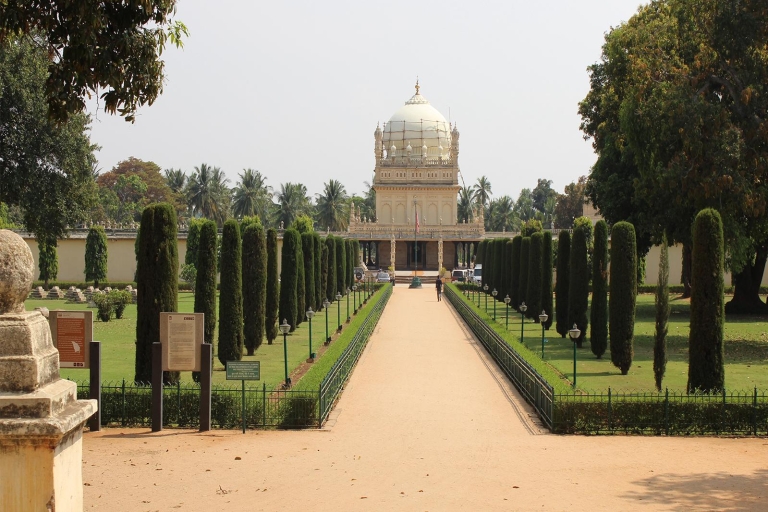 Mysore: Dwudniowa wycieczka do pałacu i ogrodów z Bangalore