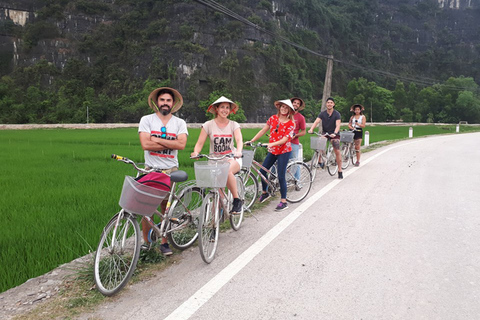 Excursion d'une journée à Hoa Lu et Tam Coc