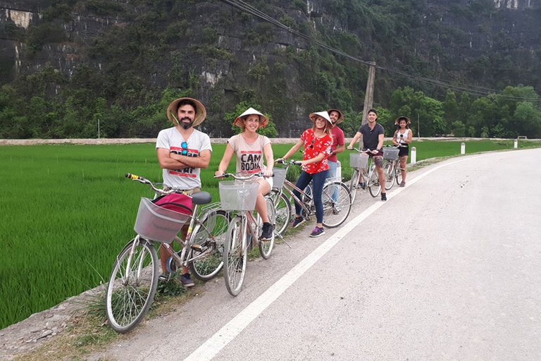 Excursion d'une journée à Hoa Lu et Tam Coc