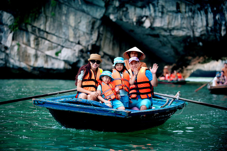 Excursão cultural de 2 dias pela Baía de Halong e Ninh Binh