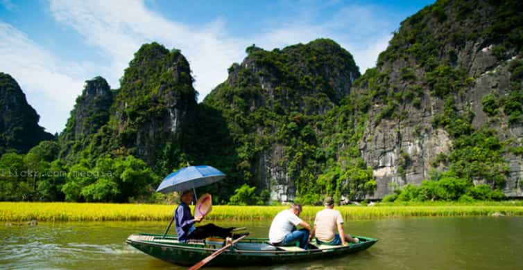 Du lịch Ninh Bình Safaris - Khám phá những điểm đến đẹp mặc định trong tour này. Đi du lịch Ninh Bình Safaris giúp bạn tận hưởng không khí trong lành của thiên nhiên, khám phá những danh lam thắng cảnh và văn hóa đặc trưng, cùng thưởng thức những món ăn địa phương ngon tuyệt. Hãy xem các hình ảnh để có cái nhìn tổng quan về chuyến đi tuyệt vời này.