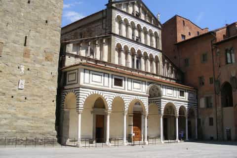 Pistoia: Excursão Particular a Pé de 2,5 horas c / Guia Local