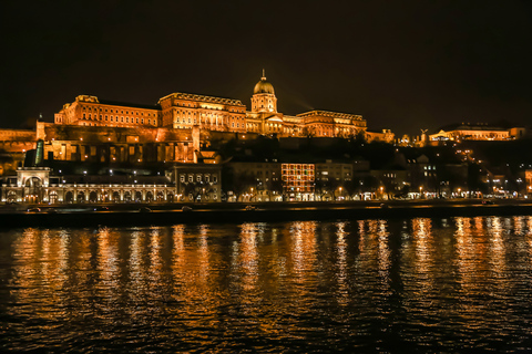 Budapest: Crucero nocturno con bebidas y música en directoCrucero con barra libre