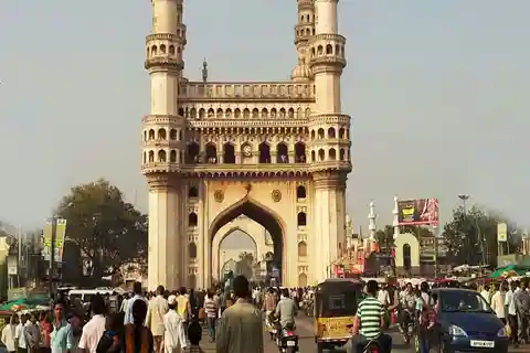 Hyderabad: Private City Tour with Evening Boat Ride