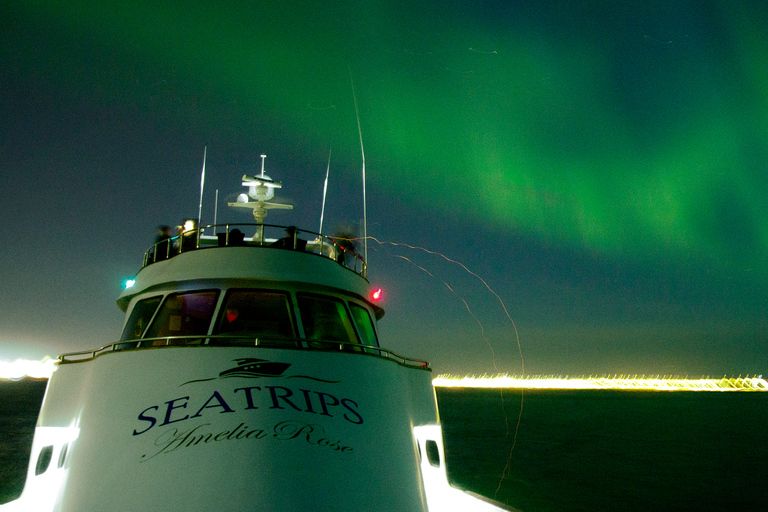 Reykjavik: Northern Lights Luxury Yacht Tour Reykjavik: Northern Lights Yacht Tour with Hotel Pick-Up