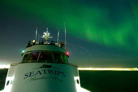Reykjavik: Northern Lights Luxury Yacht Tour