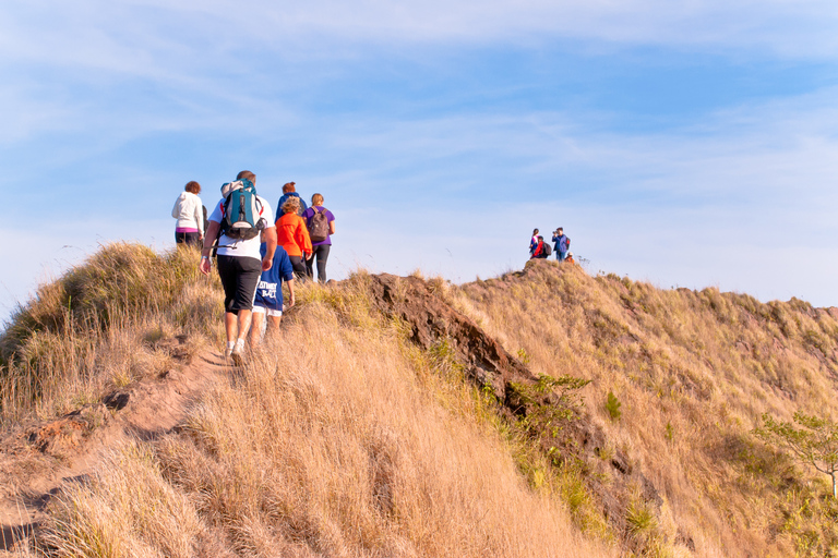 Escursione all&#039;alba del Monte Batur con soggiorno di una notte a KintamaniMt. Batur Sunrise Hike con soggiorno di una notte a Kintamani