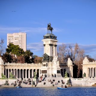 Madrid: tour a pie guiado de 1,5 h por el parque del Retiro