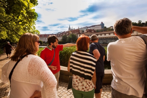Prague: visite de la ville de 6 heures avec croisière et déjeunerPrivé en anglais ou en allemand