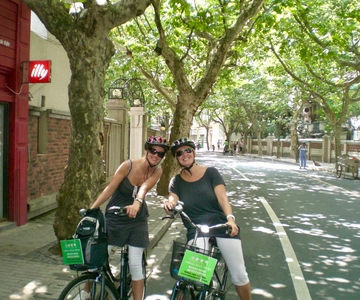Half-Day Old Shanghai Small Group Bike Tour (Day & Night)