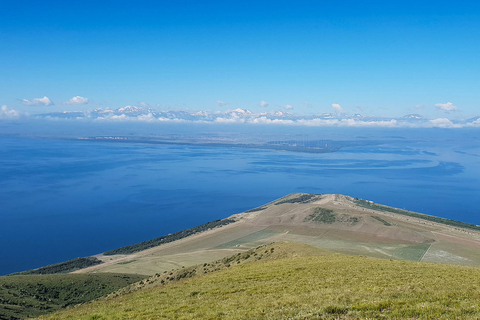 Von Eriwan: Private Wanderung auf dem Berg Artanish