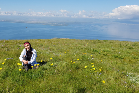 Von Eriwan: Private Wanderung auf dem Berg Artanish