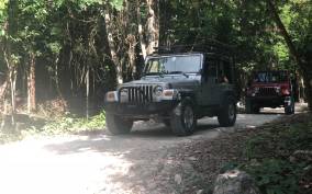 Cozumel: Mayan Jungle Jeep Ride to Jade Caverns and Snorkel