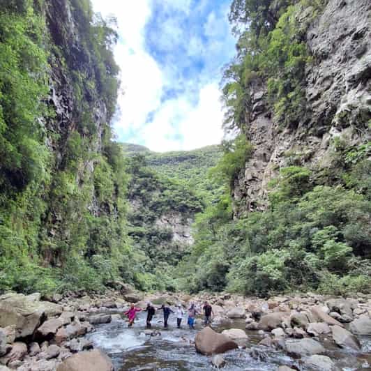 Randonnée dans le parc national d'Aparados da Serra, sur le sentier Rio do Boi