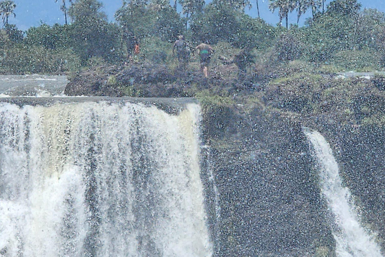 Victoria Falls Zimbabwe: Mosi-oa-Tunya Walk with Local Guide