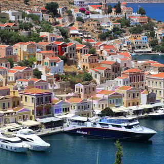 Ab Rhodos: Ganztägige Bootstour zur Insel Symi