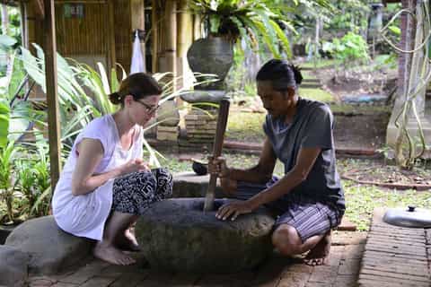 Sidemen: Firewood Cooking Class & Organic Farm Tour
