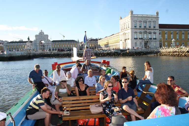 Lisbon: River Tagus Sightseeing Cruise in Traditional Vessel Lisbon: River Tagus Guided Sightseeing Cruise