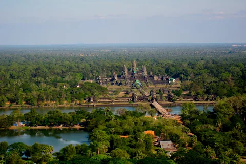 Angkor Wat: Small-Group Tour with Balloon Ride and Lunch