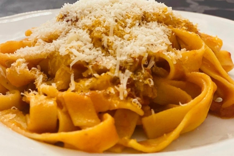 Rzym: warsztaty z makaronem i tiramisu z kolacjąRzym: warsztaty makaronu i tiramisu z kolacją