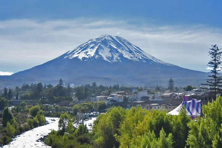 Desde Arequipa: Ascenso al impresionante Volcán Misti en 2D