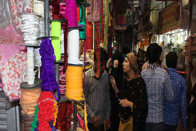 Varanasi: Visite privée du marché de l'artisanat avec dîner