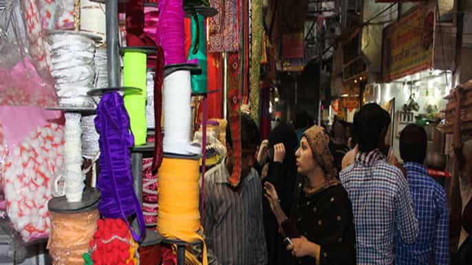 varanasi private evening handicraft market tour with dinner