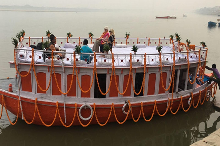 Varanasi: paseo en barco Maharaja y cena